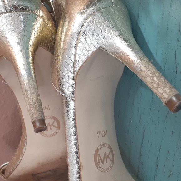 MICHAEL KORS HEELS SZ 7.5 M - Picture 7 of 7